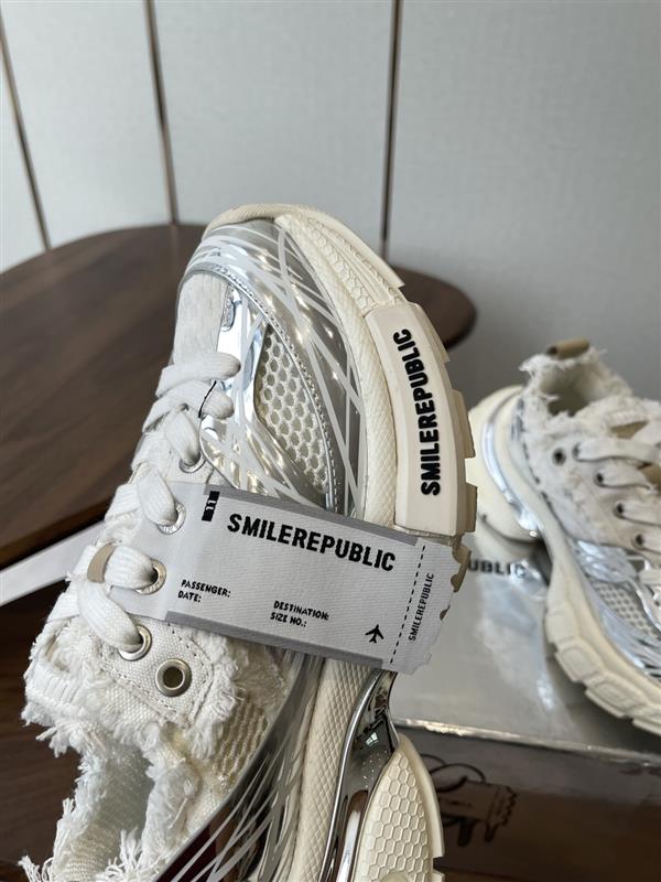 20251128103854926 370